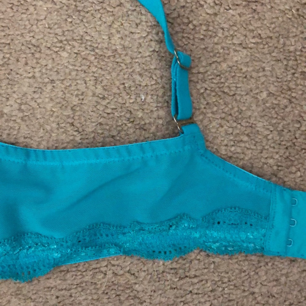 Natori underwire bra, molded cups 34DD - Picture 2 of 5